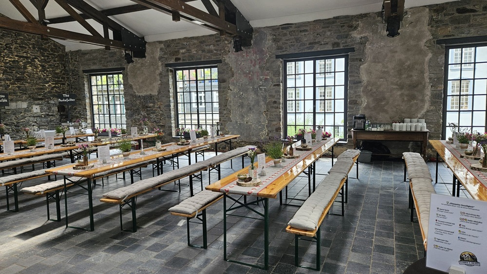 Bierzeltgarnitur, Sitzpolster, Festzeltgarnitur, grau, Hochzeit, Mieten, leihen, Aachen, Kindergeburtstag, Partykönig, Alsdorf